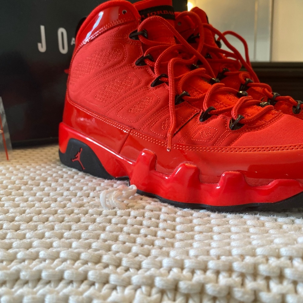 NWB Retro Jordan9 Chili Red. Size US 10.5